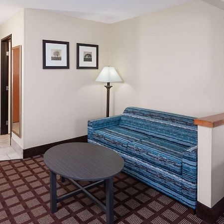 Americinn By Wyndham Hudson Εξωτερικό φωτογραφία