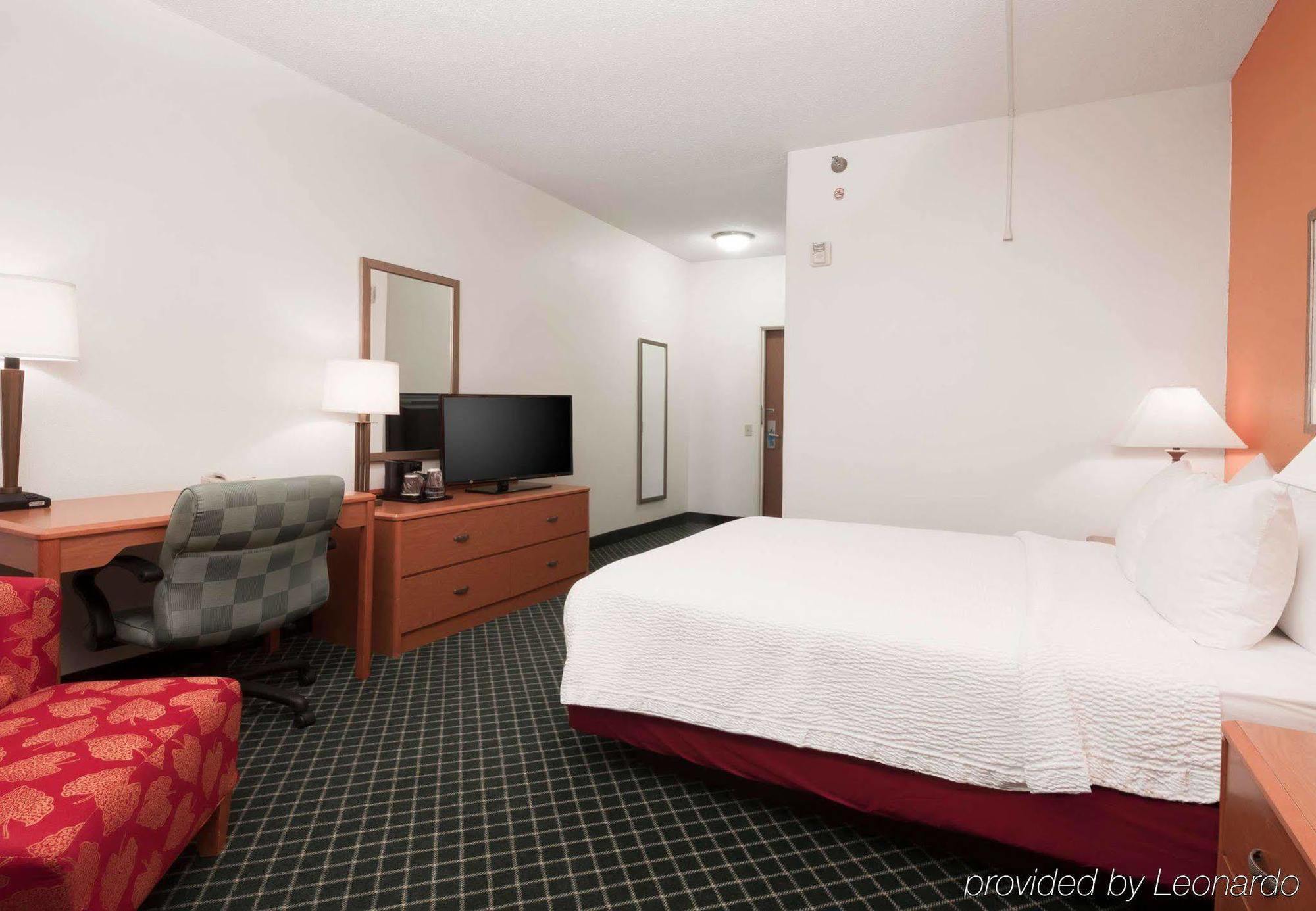 Americinn By Wyndham Hudson Εξωτερικό φωτογραφία